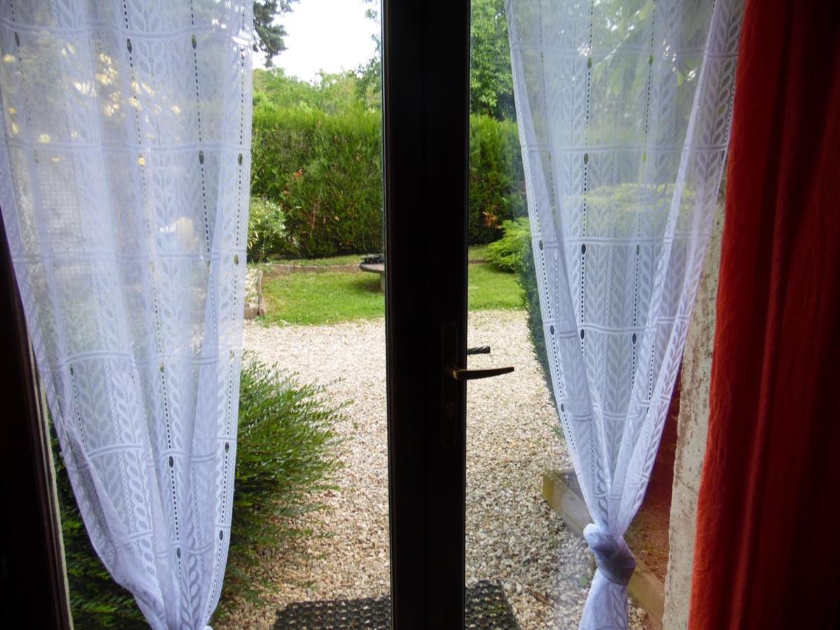 Le clos des tuileries Montholon Exterior foto