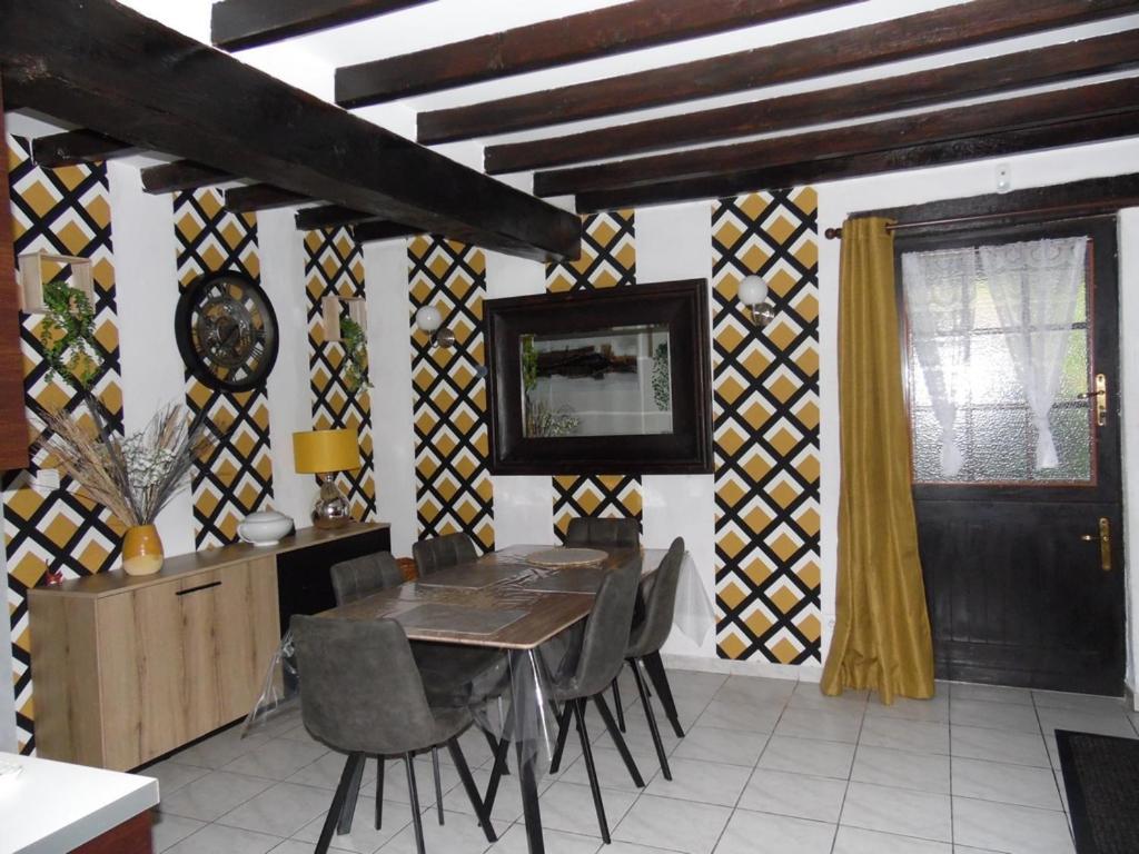 Le clos des tuileries Montholon Exterior foto